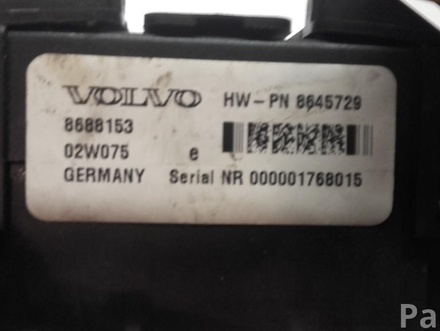 VOLVO 8688153, 8645729 V70 II (SW) 2002 Fuse Box