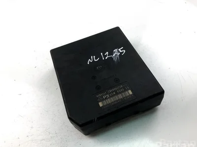 Renault 284B68372R MEGANE III Hatchback (BZ0_) 2012 Boîte à fusibles - Image 1