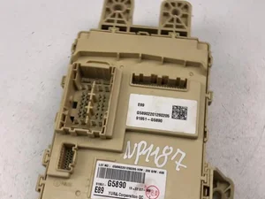 Kia 91951-G5890 / 91951G5890 SPORTAGE (QL) 2019 Boîte à fusibles