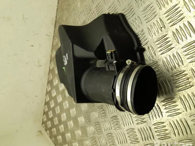 BMW 72511355 5 G60 2024 Boîtier de filtre à air - Image 1