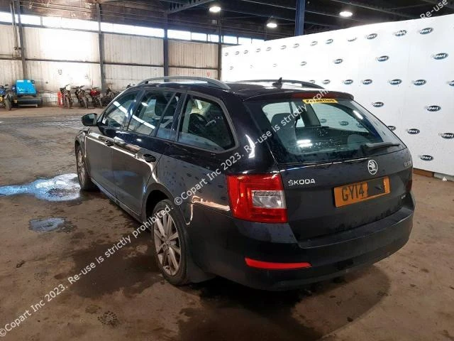 14 Octavia 4x4 juoda - Photo 4