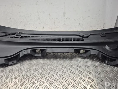 XPeng 1100274, 7115130EF1 P7 2025 Wiper Trim - Image 1