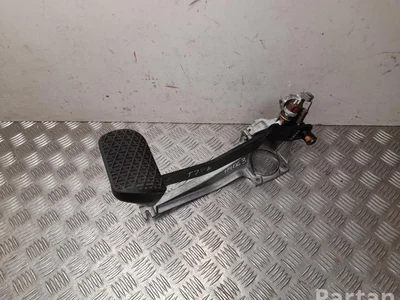 Mercedes-Benz 126 290 18 19 / 1262901819 S-Class W126 1983 Pédale de frein - Image 1