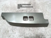 Land Rover N8B2-18C901-BB / N8B218C901BB Defender Station Wagon (L663) 2022 Other trim detail