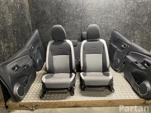 Toyota YARIS (_P13_) 2020 Fotele, Kanapa, Komplet Panel drzwi