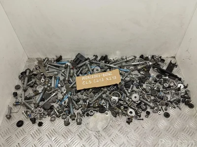 Mercedes-Benz CLS (C218) 2013 Boulon complect - Image 1