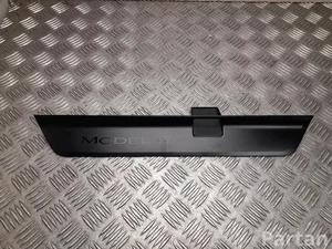 Tesla 1763667-00 / 176366700 MODEL 3 2025 Bordure de seuil de porte
