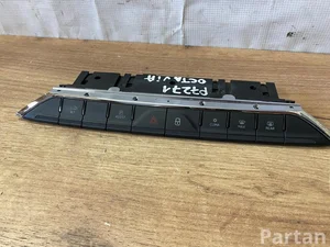 Škoda 5E3925200F OCTAVIA IV Combi (NX5, PV5) 2021 Avarinio signalo jungiklis