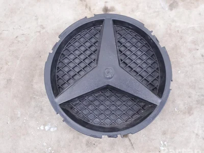 Mercedes-Benz A0008880060 C-CLASS (W205) 2015 Insigne/emblème - Image 1