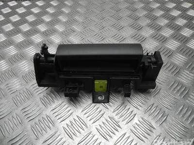 Dodge 3025988-RH / 3025988RH CARAVAN 2015 Poignée de porte - Image 1