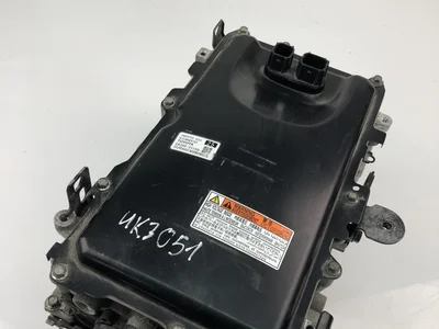 Toyota G9200-33150 / G920033150 CAMRY Saloon (_V5_) 2019 Onduleur avec convertisseur - Image 1