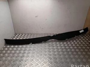 Mercedes-Benz A 140 830 00 61 / A1408300061 S-CLASS Coupe (C140) 1994 Garniture de capot d'essuie glace