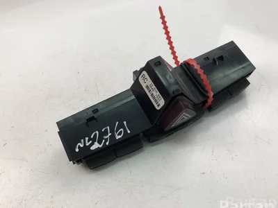 Opel 13205990 CORSA D 2009 Éclairage d'urgence / interrupteur de danger - Image 1