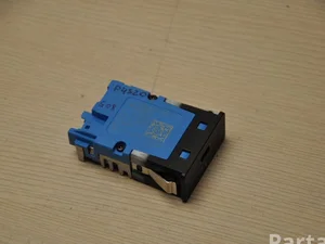 BMW 8711940 iX3 (G08) 2023 Interface multimédia avec unité de contrôle