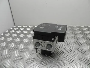 Toyota 44540-0D130 / 445400D130 YARIS (_P13_) 2016 Unité de commande hydraulique ABS