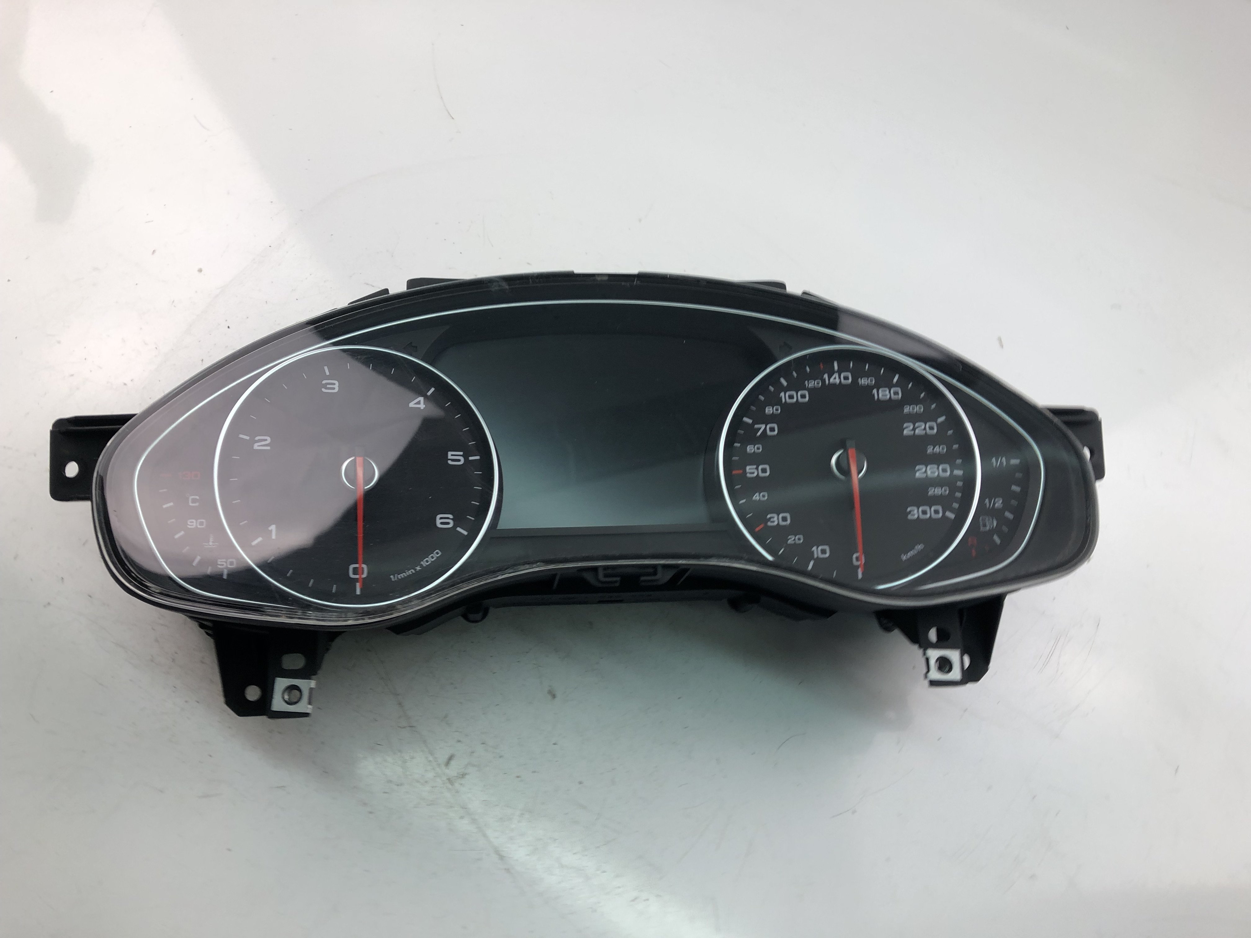 AUDI A6 C7/4G (2010-2020) Спидометр 4G8920932S 23482577