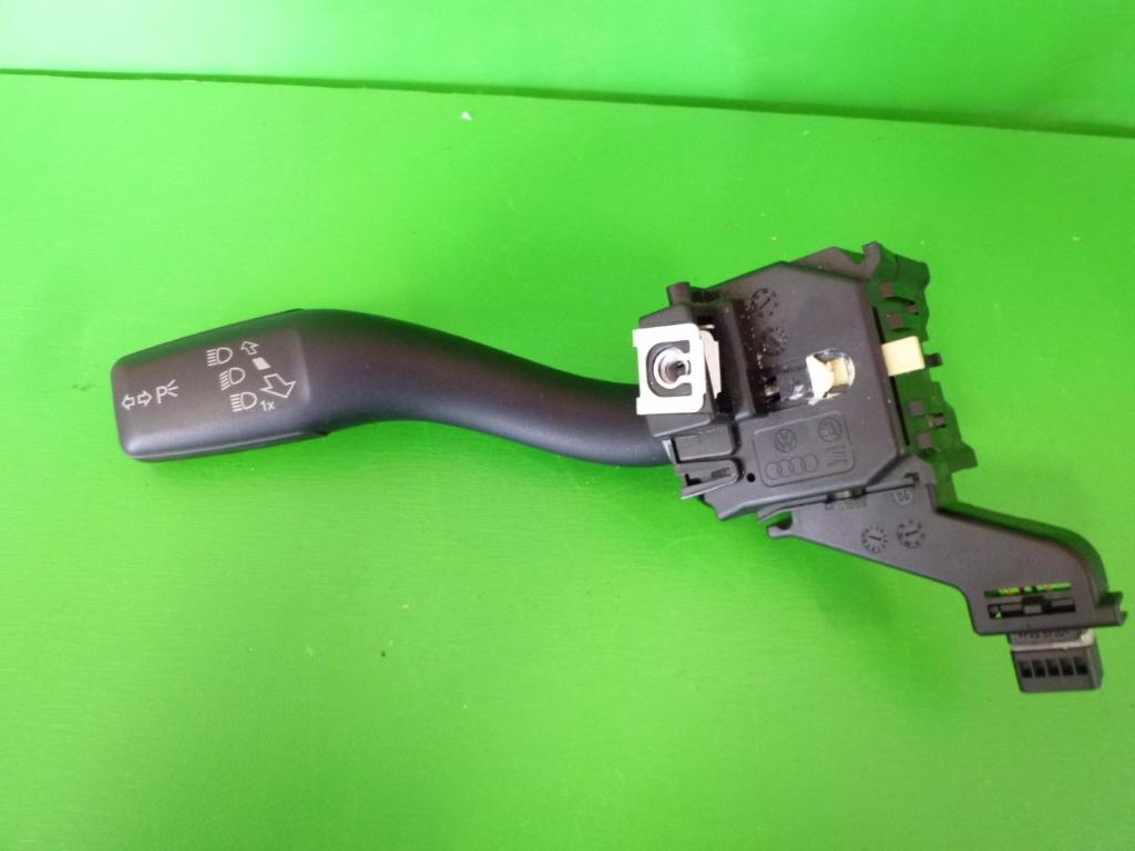 AUDI A3 8P (2003-2013) Headlight Switch Control Unit 8P0953513E 23151086