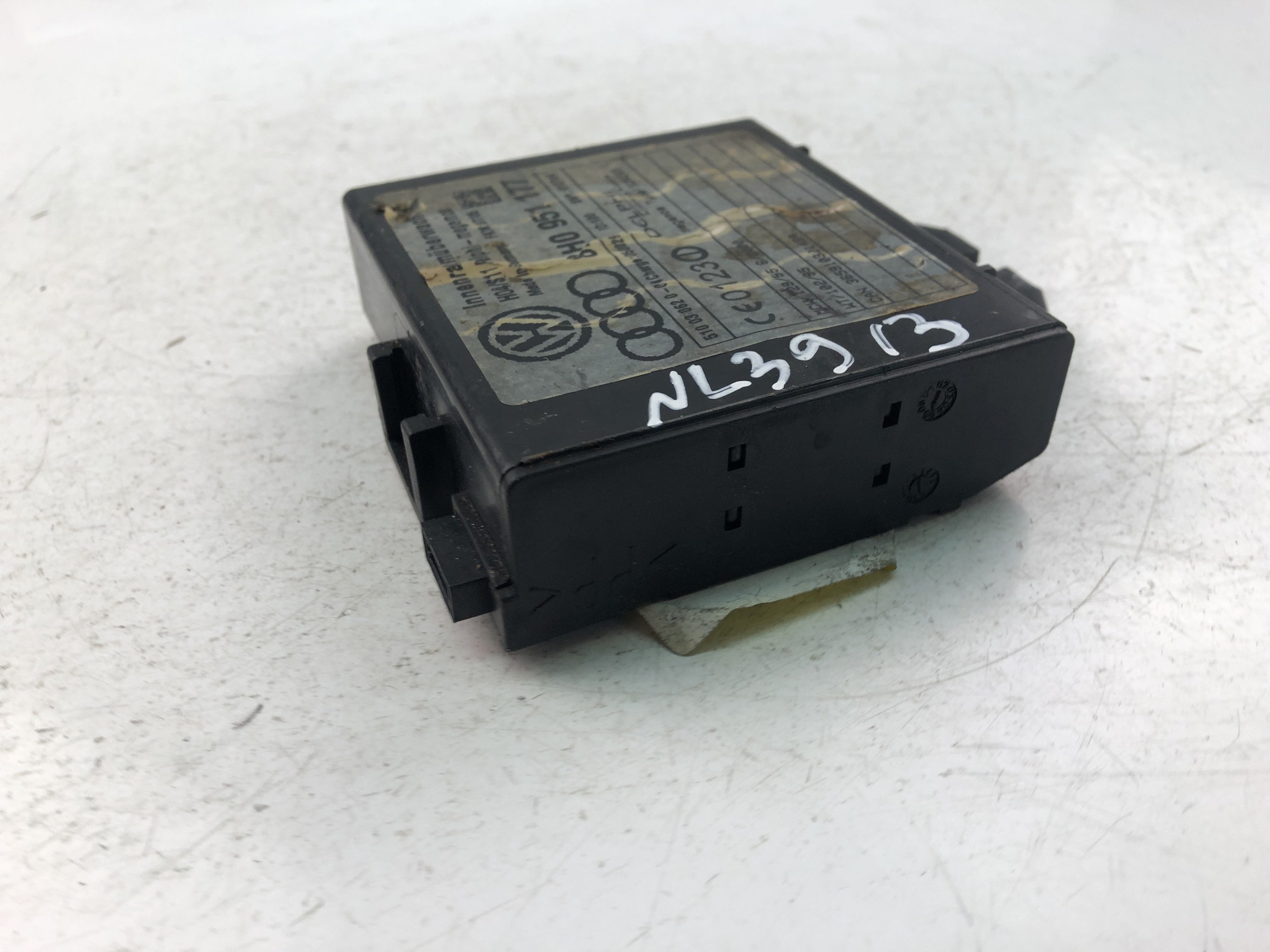 AUDI A4 B6/8E (2000-2005) Other Control Units 8H0951177 23494210