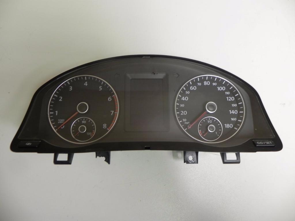 VOLKSWAGEN Jetta 3 generation (1992-1998) Instrumentu panelis/spidometrs 1K8920961B 23151788