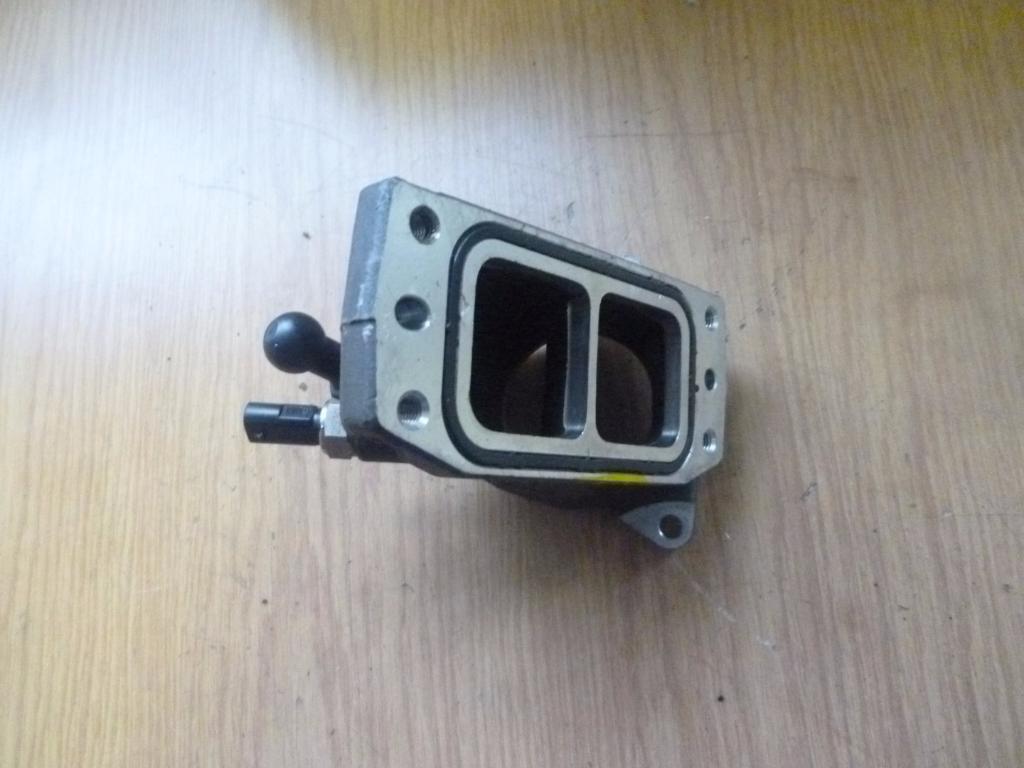 AUDI A4 B8/8K (2011-2016) Thermostat 04L128637 23151877