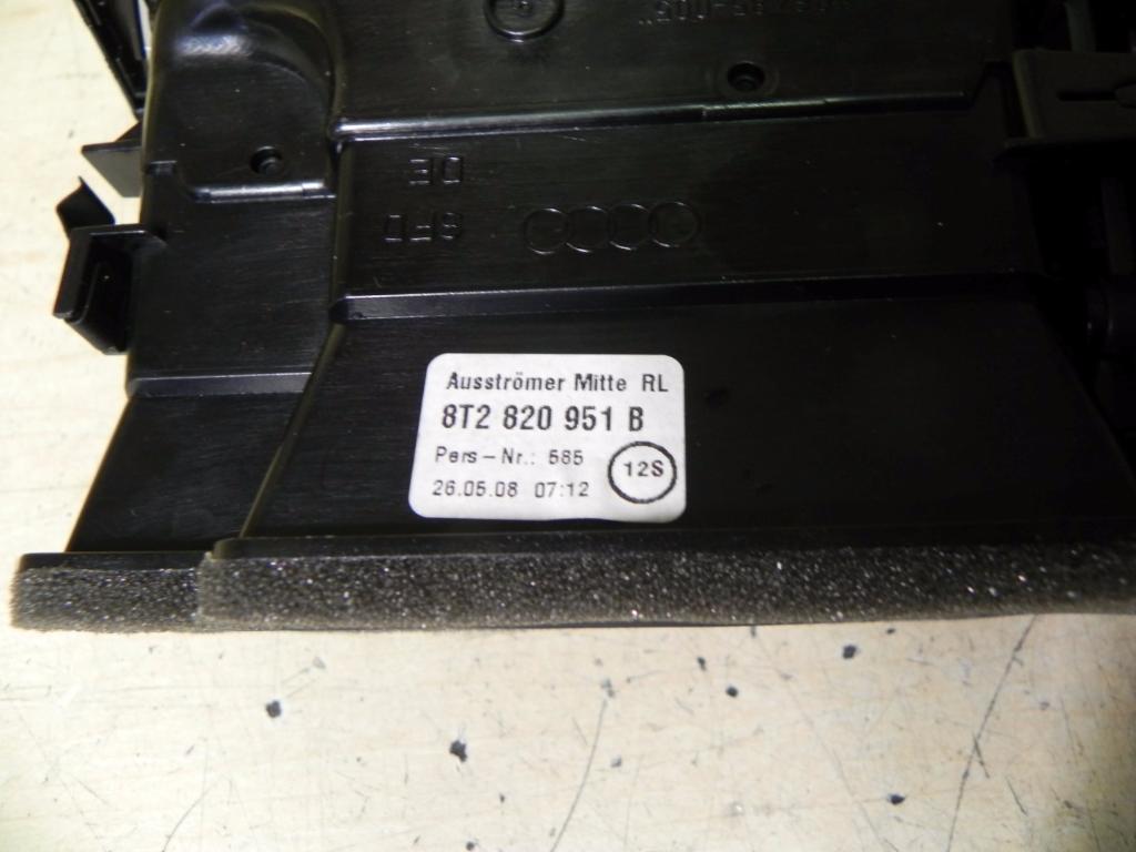 AUDI A4 B8/8K (2011-2016) Вентиляционные отверстия в приборной панели 8T2820951B 23152289