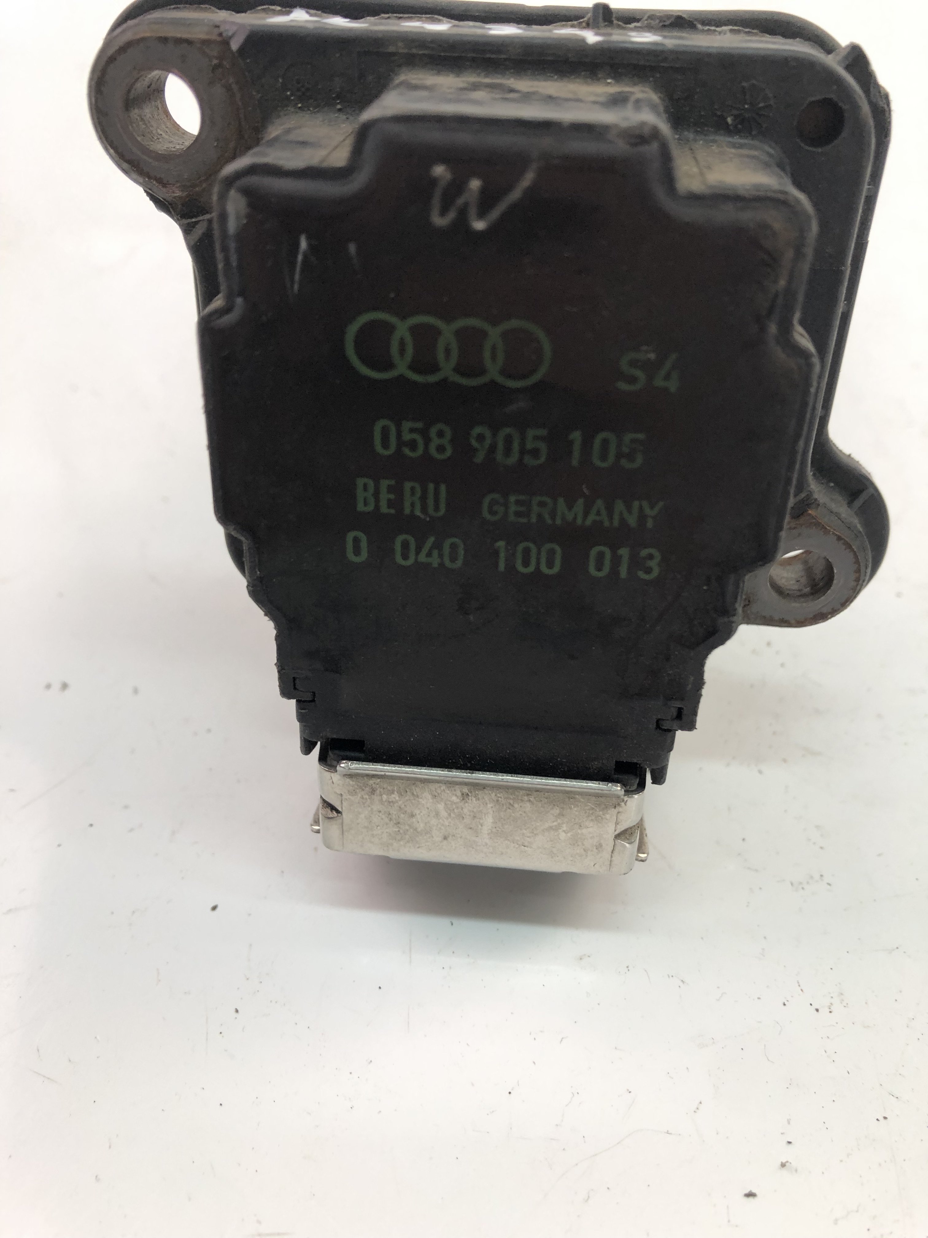 AUDI A6 C5/4B (1997-2004) Uždegimo ritė (babina) 058905105 23497628