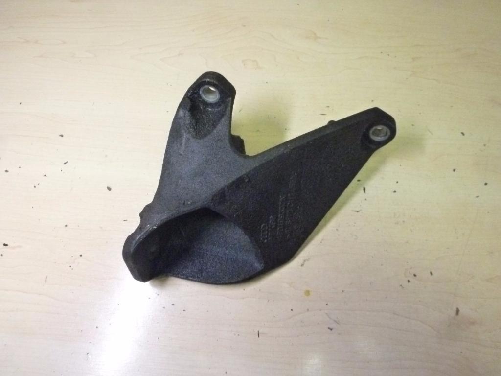 AUDI A6 C6/4F (2004-2011) Exhaust Hanger Bracket 03G131159B 23153161