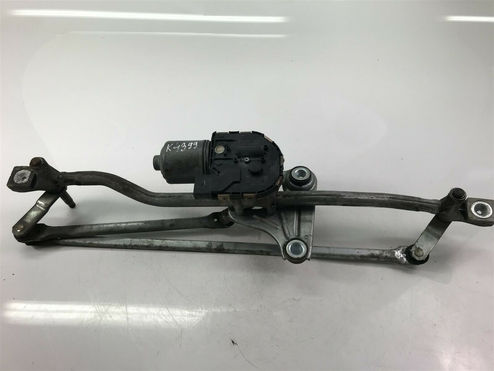 VOLVO XC60 1 generation (2008-2017) Wiper motor 1397220668 23447202