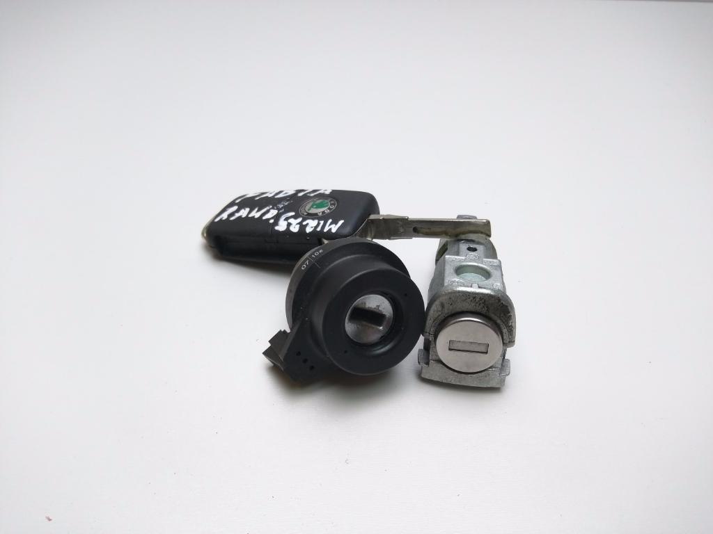 SKODA Fabia 2 generation  (2010-2014) Ignition Lock 8E0905855C, 3T0837202 23155743