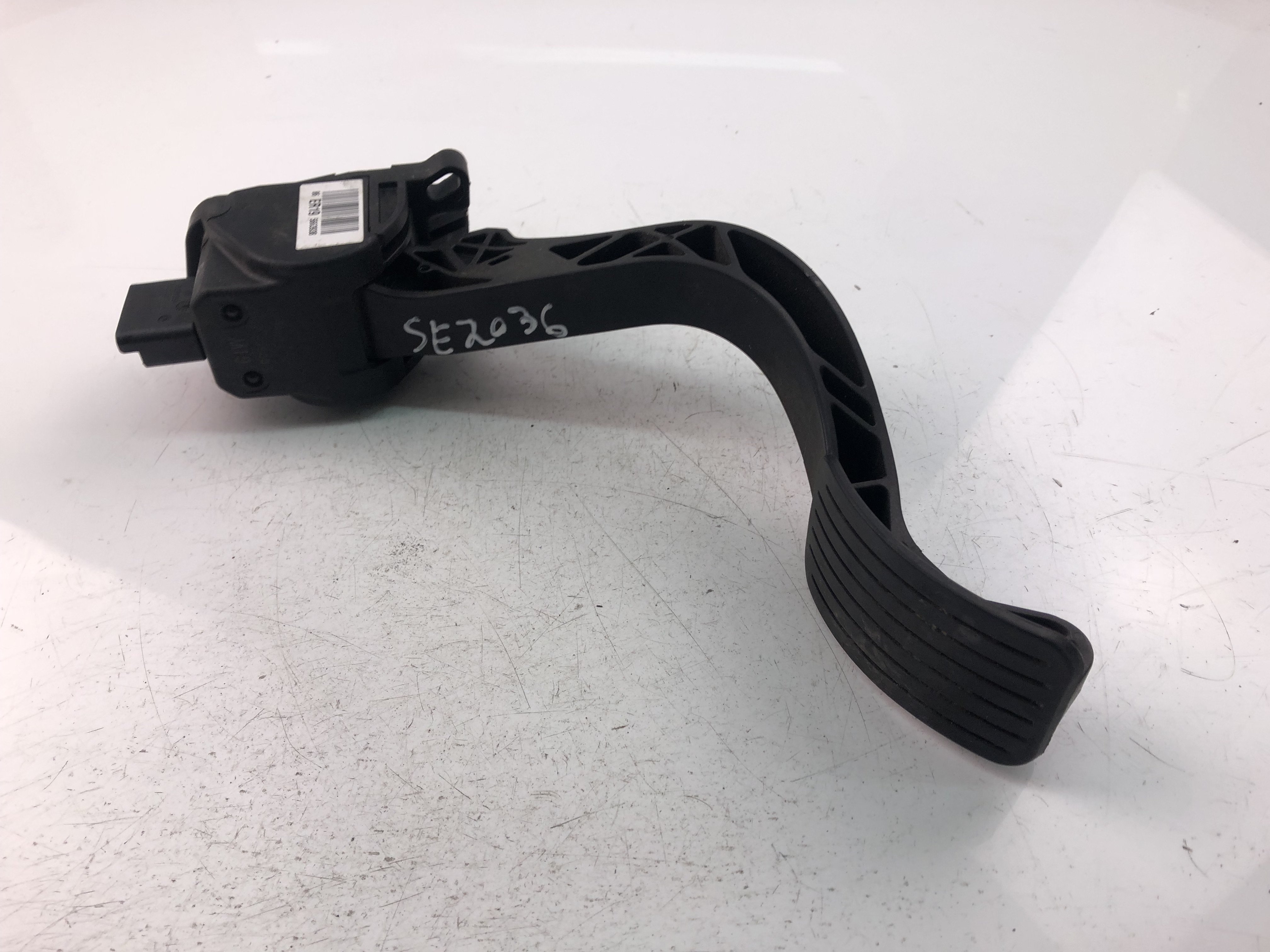 PEUGEOT 3008 1 generation (2010-2016) Throttle Pedal F00C3P2706 23474978