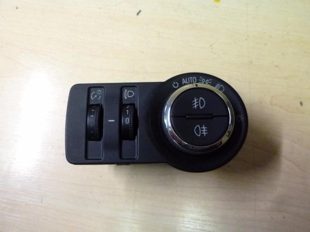OPEL Astra J (2009-2020) Headlight Switch Control Unit 13268694 23157711