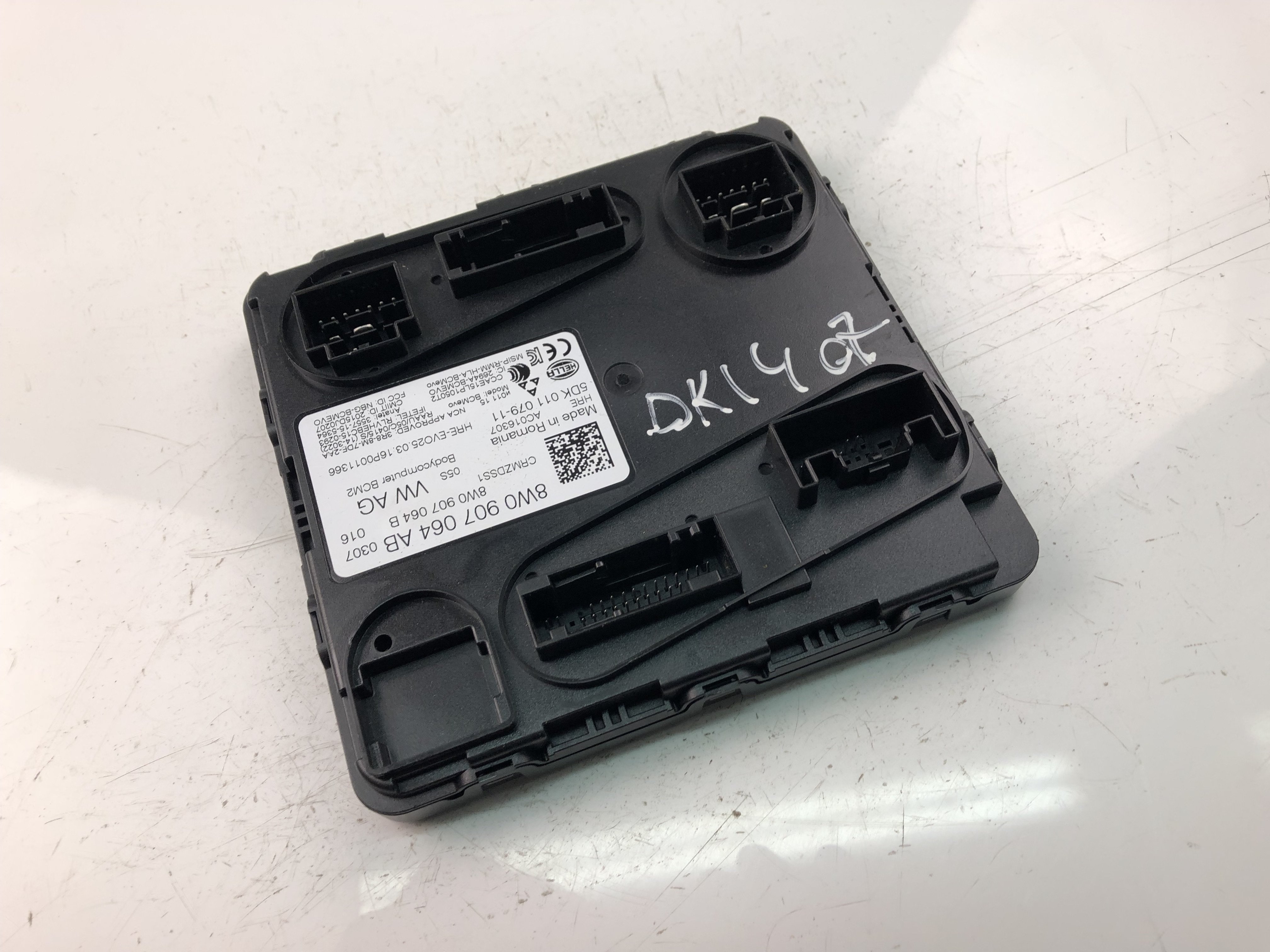 AUDI A4 B9/8W (2015-2024) Comfort Control Unit 8W0907064AB 23479554