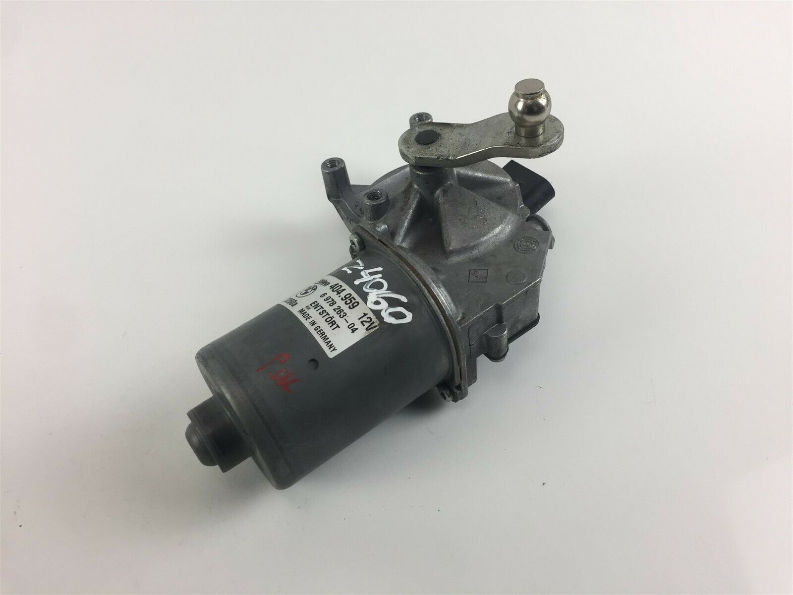 BMW 3 Series E90/E91/E92/E93 (2004-2013) Wiper motor 697826304 23443035