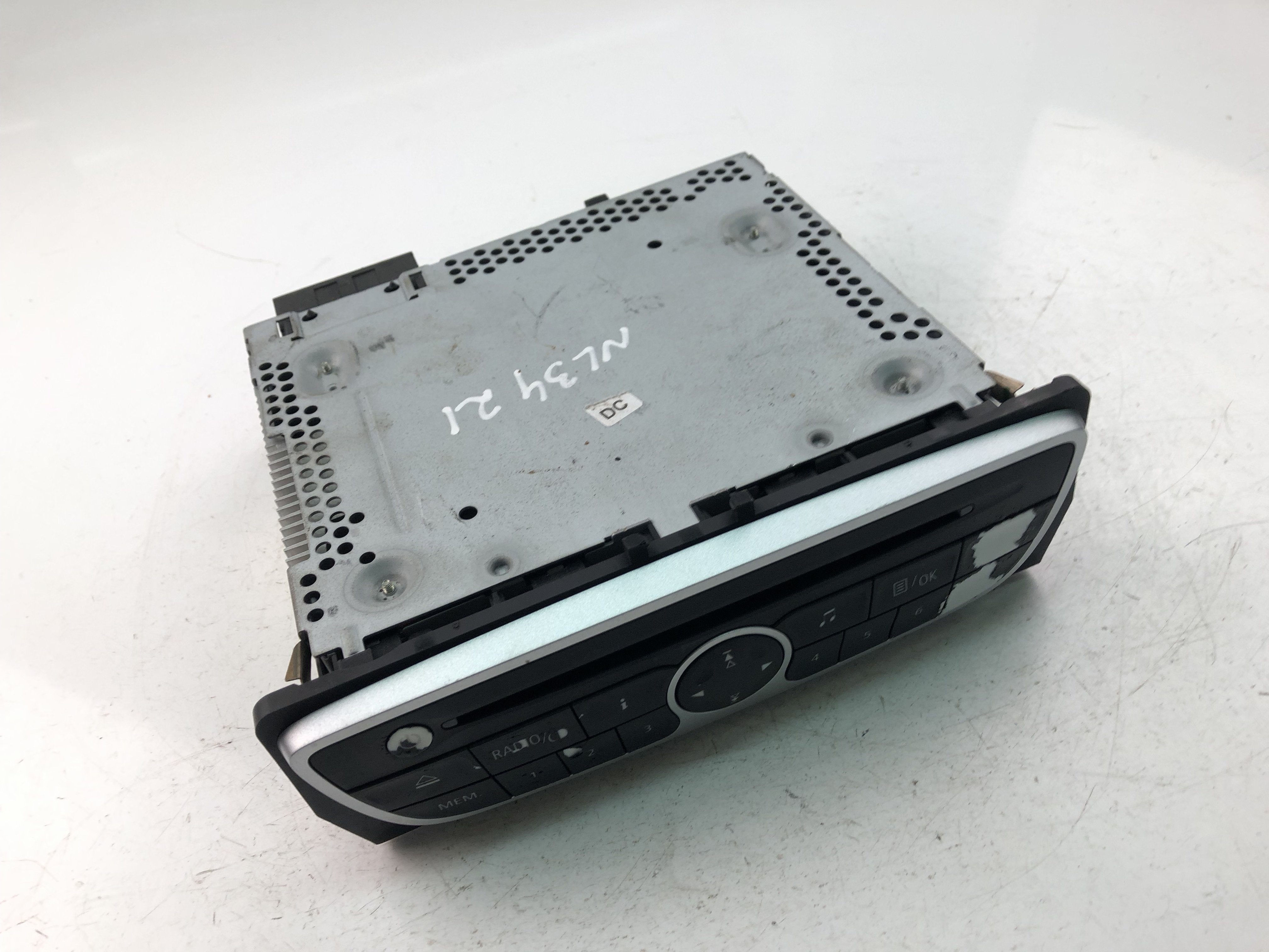 RENAULT Scenic 3 generation (2009-2015) Music Player Without GPS 281150030R 23492626