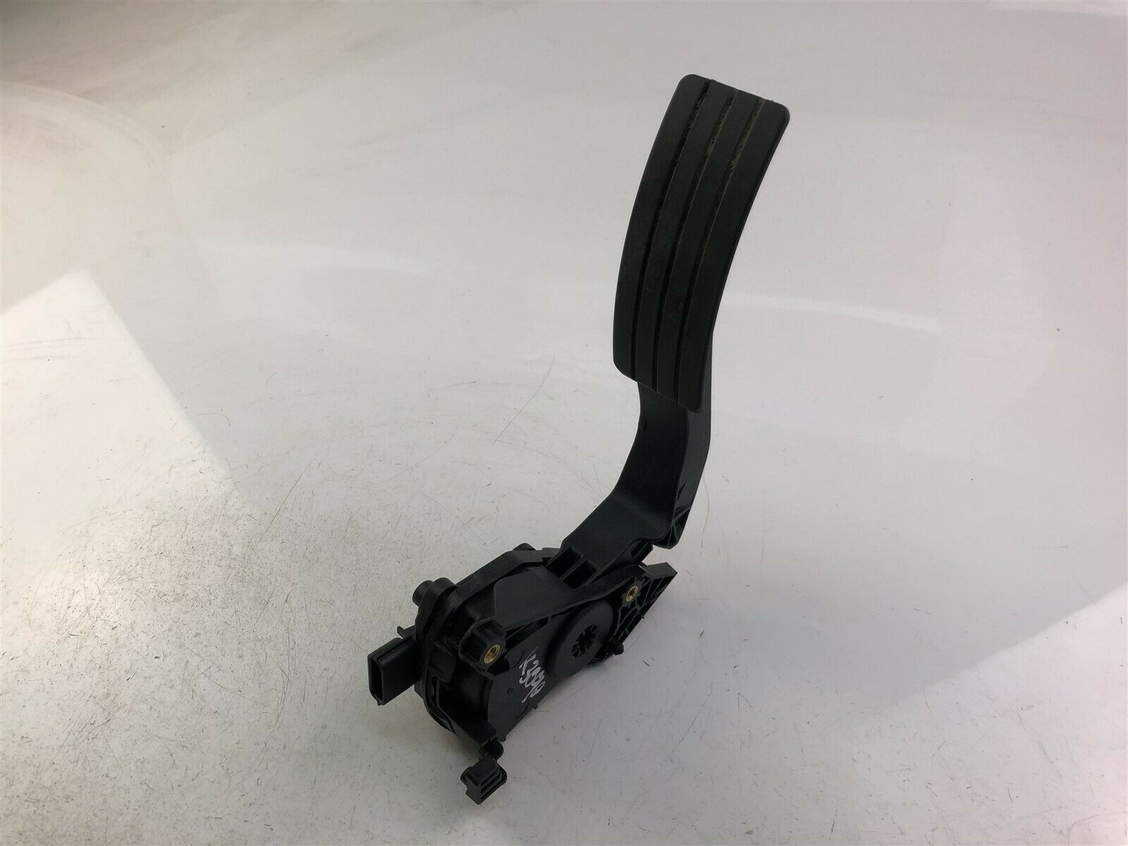 RENAULT Clio 4 generation (2012-2020) Throttle Pedal 180029347RD 23446755
