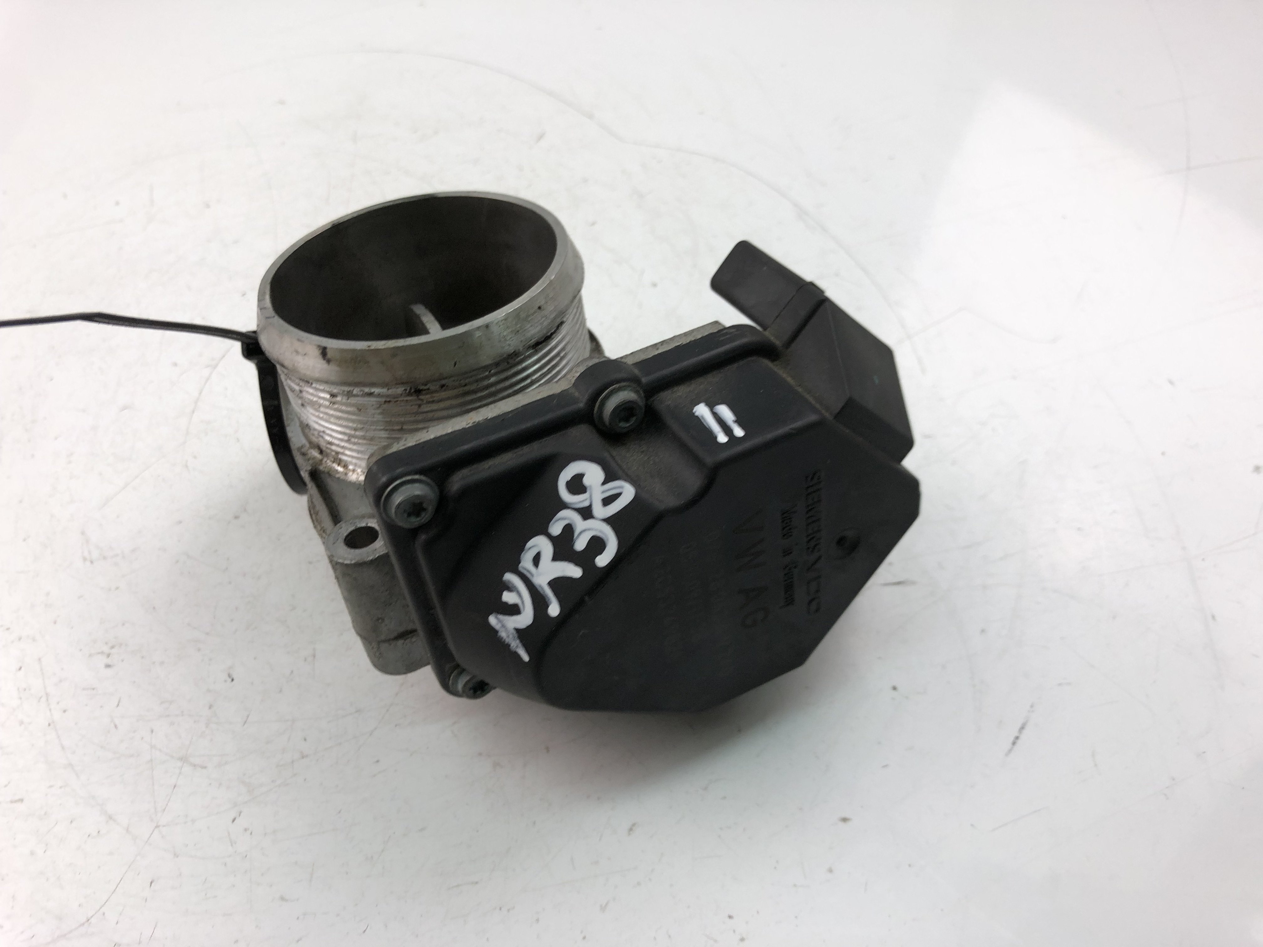 AUDI A4 B7/8E (2004-2008) Throttle Body 076128063A 23459508