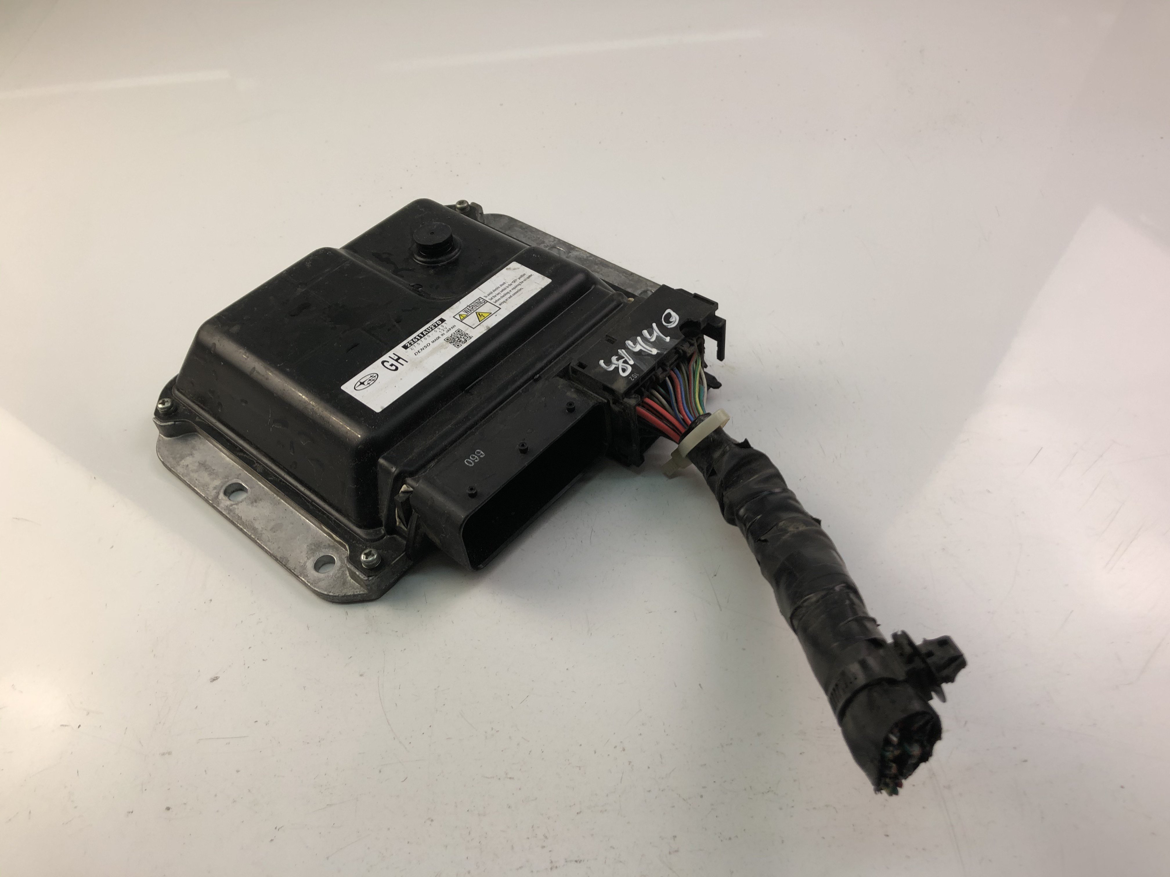 SUBARU Outback 4 generation (2009-2014) Engine Control Unit ECU 22611AU270 23451886