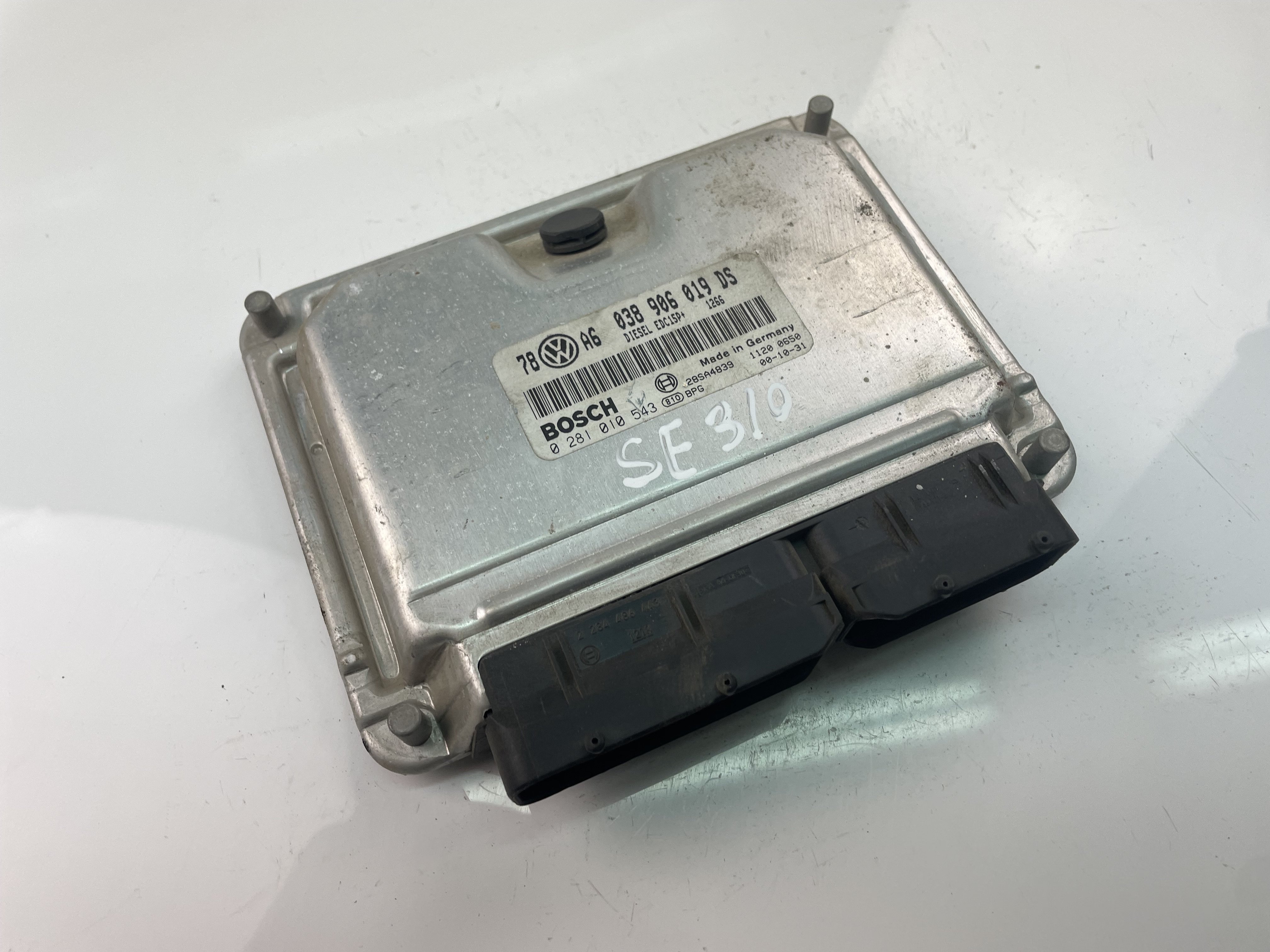 VOLKSWAGEN Passat B5 (1996-2005) Engine Control Unit ECU 038906019DS, 0281010543 23474957