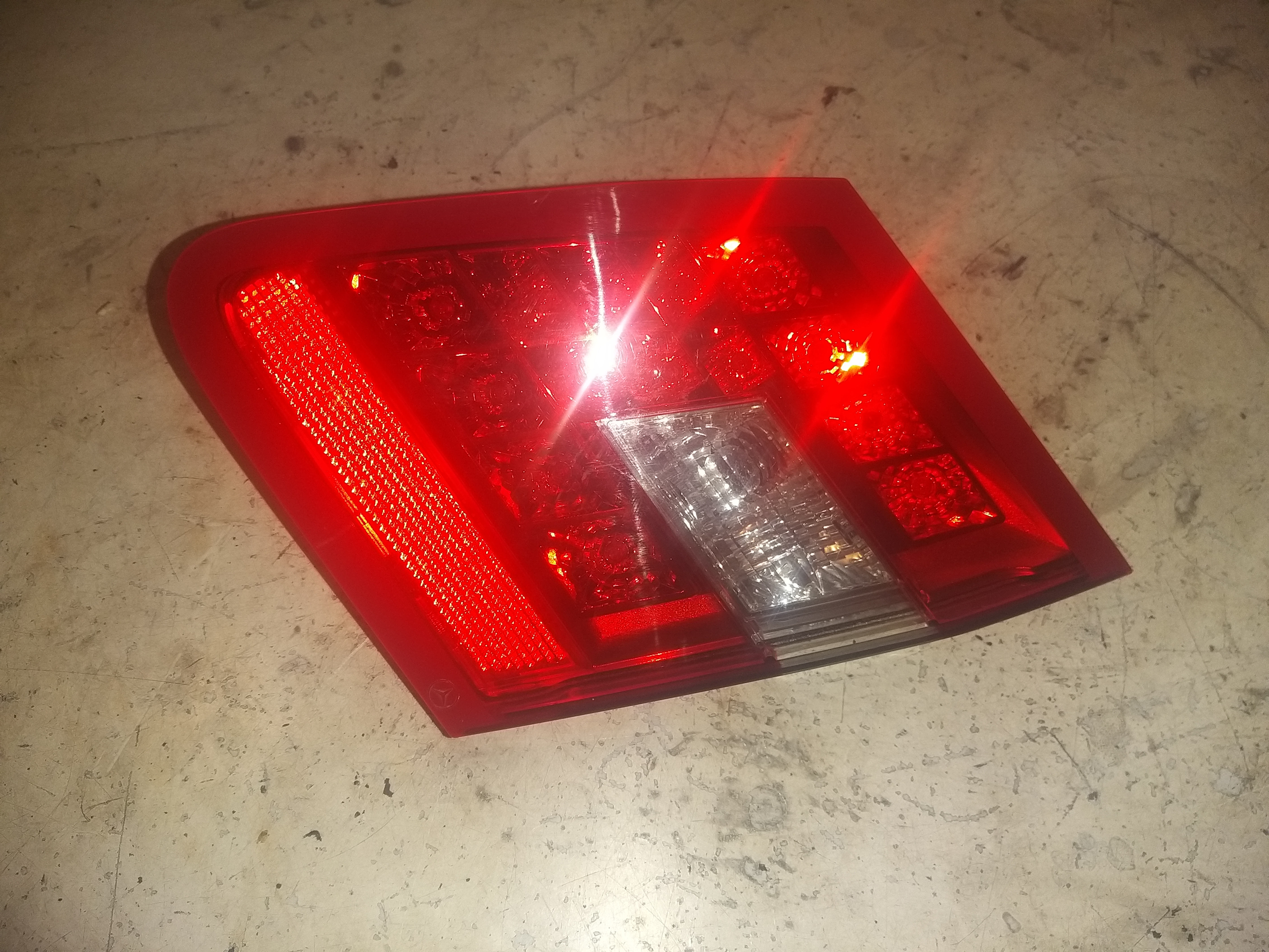 MERCEDES-BENZ E-Class W212/S212/C207/A207 (2009-2016) Rear Right Taillight Lamp A2129060458 23449779