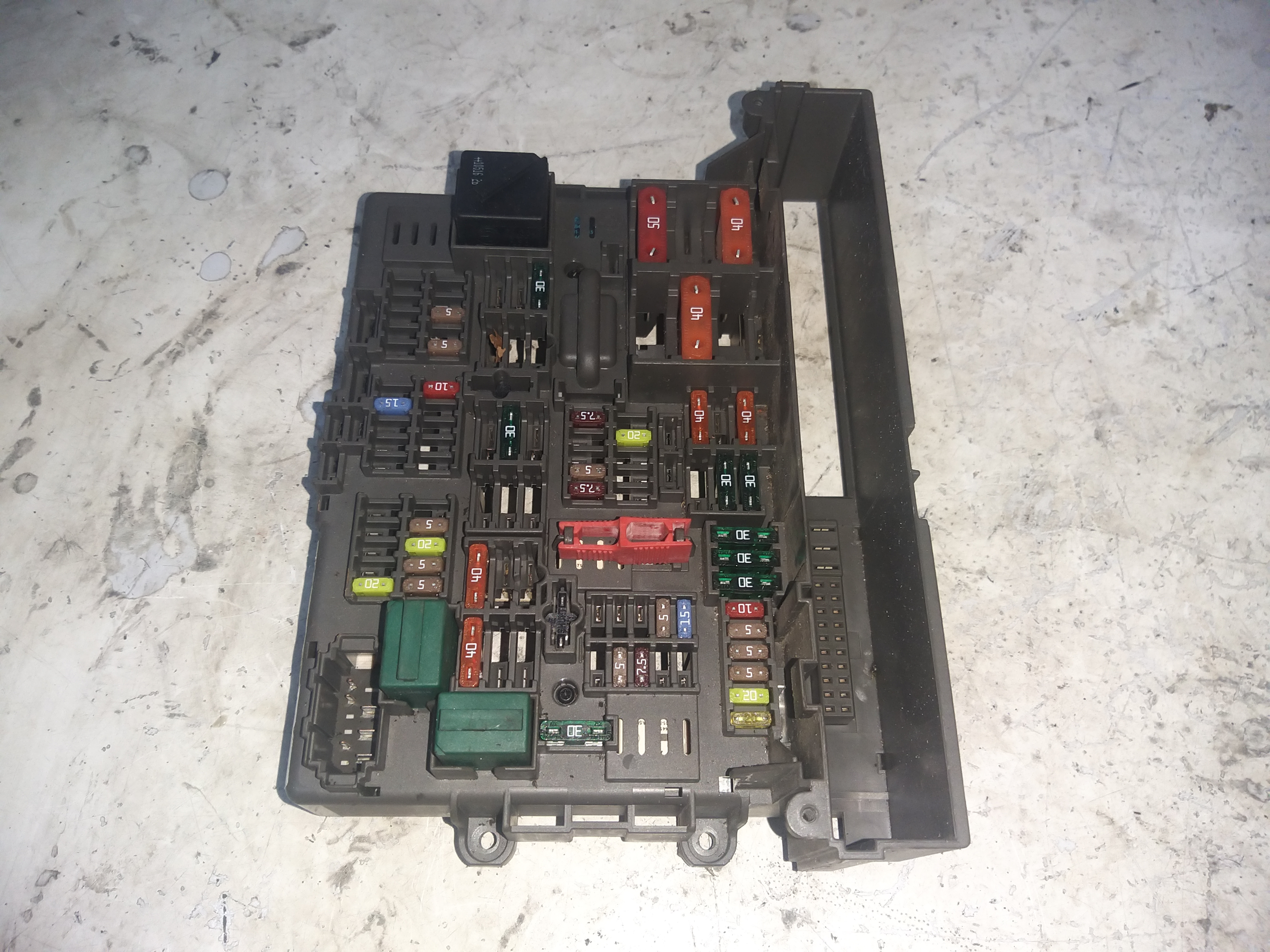 BMW 3 Series E90/E91/E92/E93 (2004-2013) Fuse box 911944605 23456634