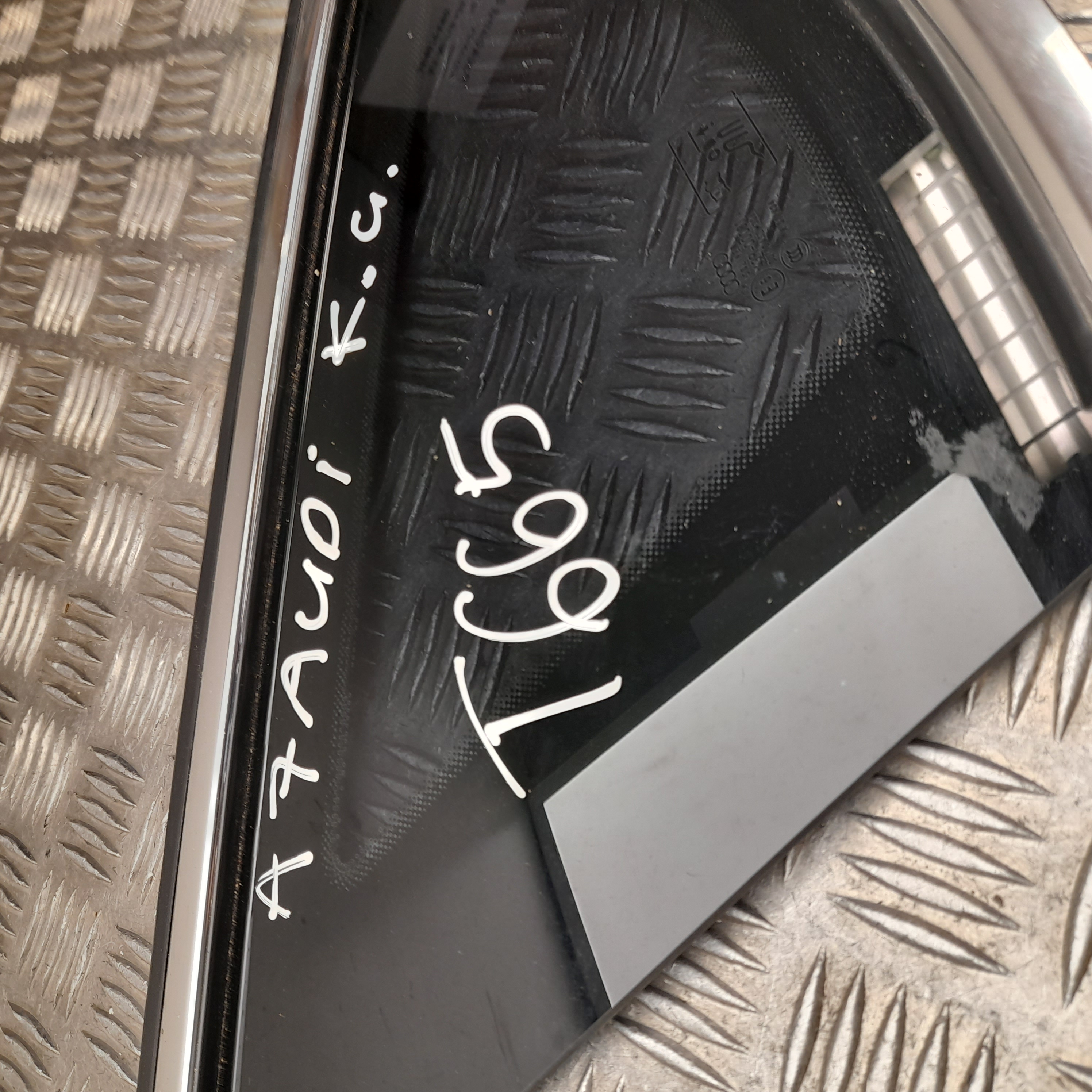 AUDI A7 C7/4G (2010-2020) Kairės pusės galinis šoninis kėbulo stiklas 4G8845299, 43R00081 23482878