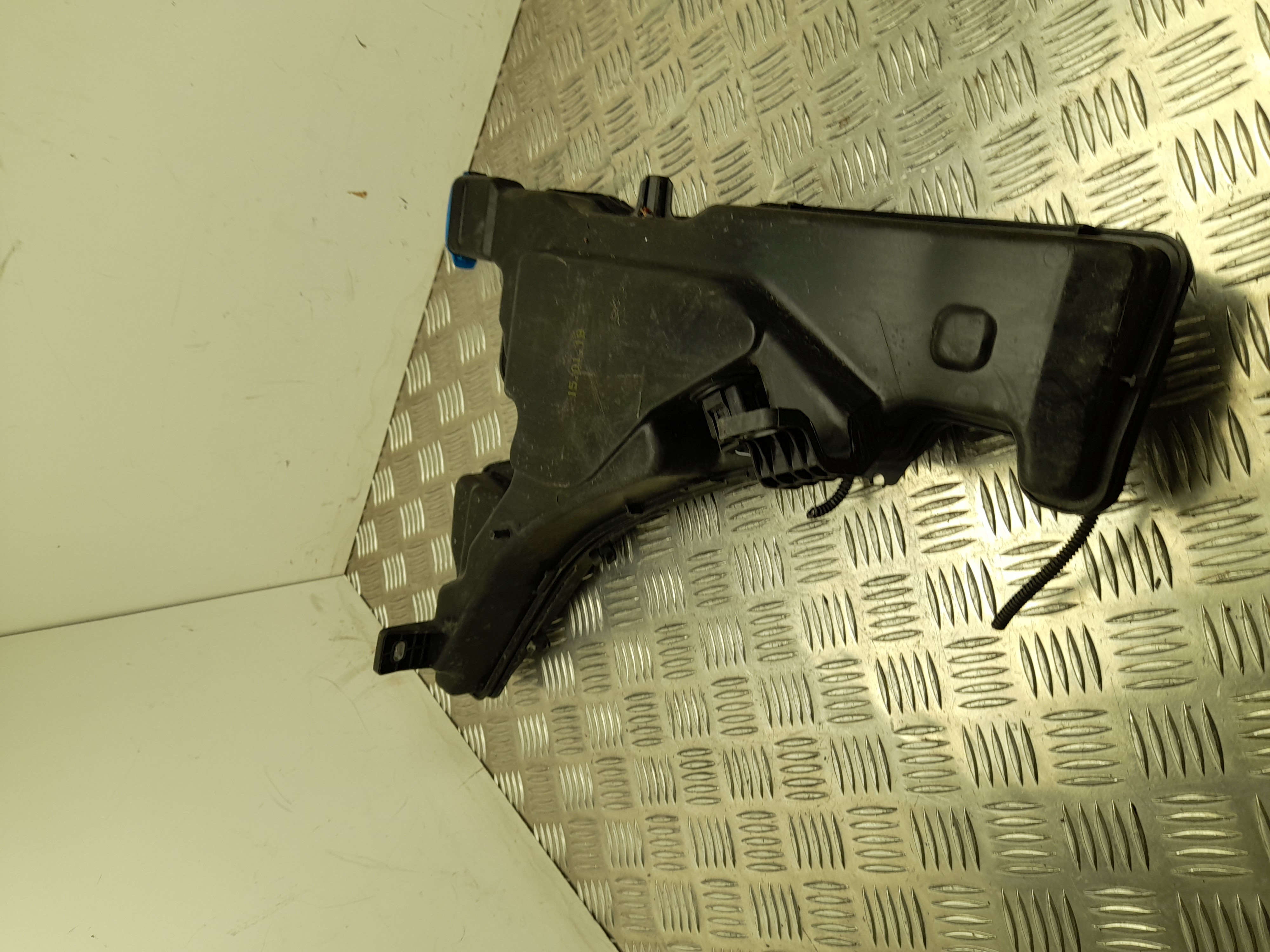 AUDI A4 B9/8W (2015-2024) Langų skysčio (apiplovimo) bakelis 8W0955451L 23489790