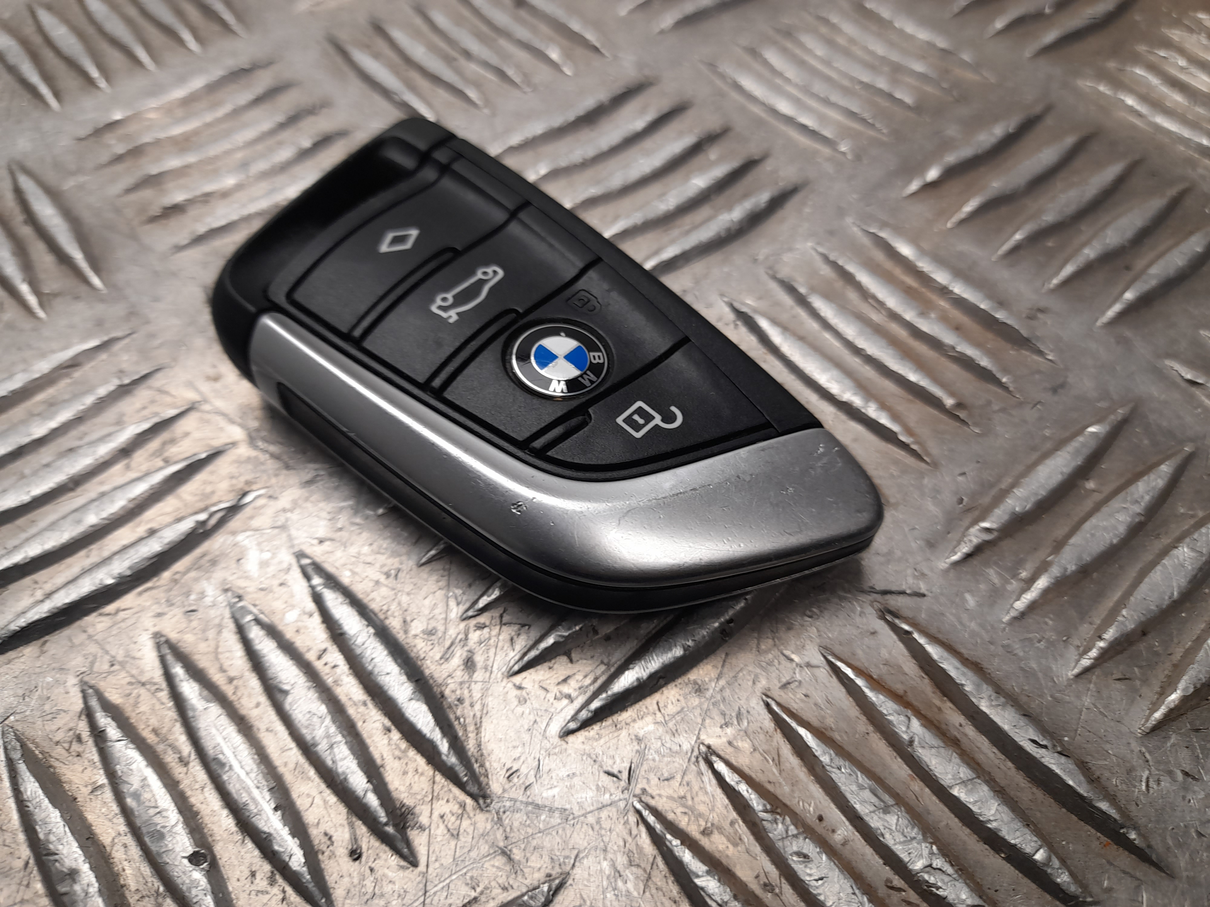 BMW 5 Series G30/G31 (2016-2023) Raktas 9395330 23494163
