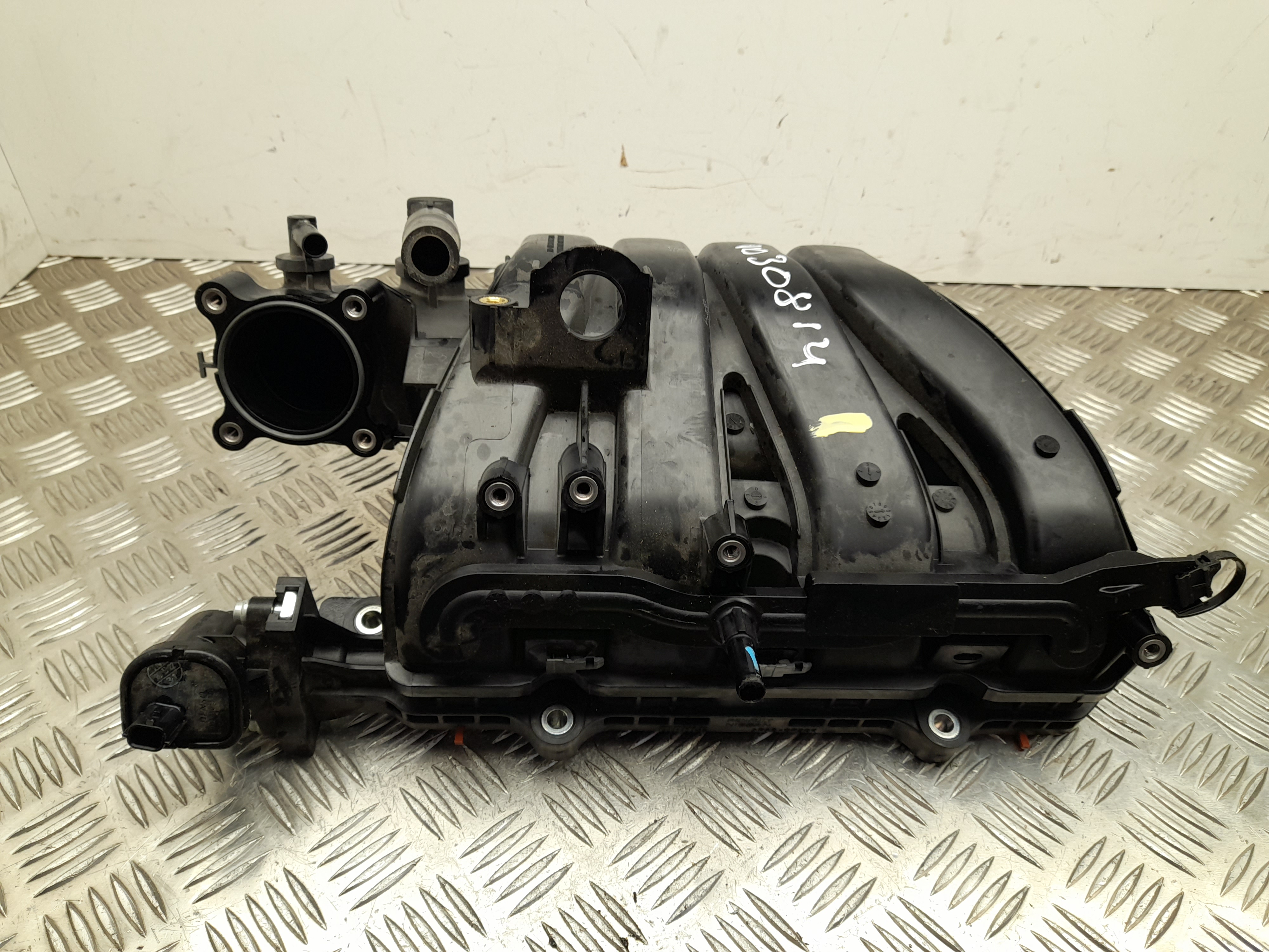 NISSAN Juke 2 generation (2019-2023) Intake Manifold 72467091, 72467097 24495993