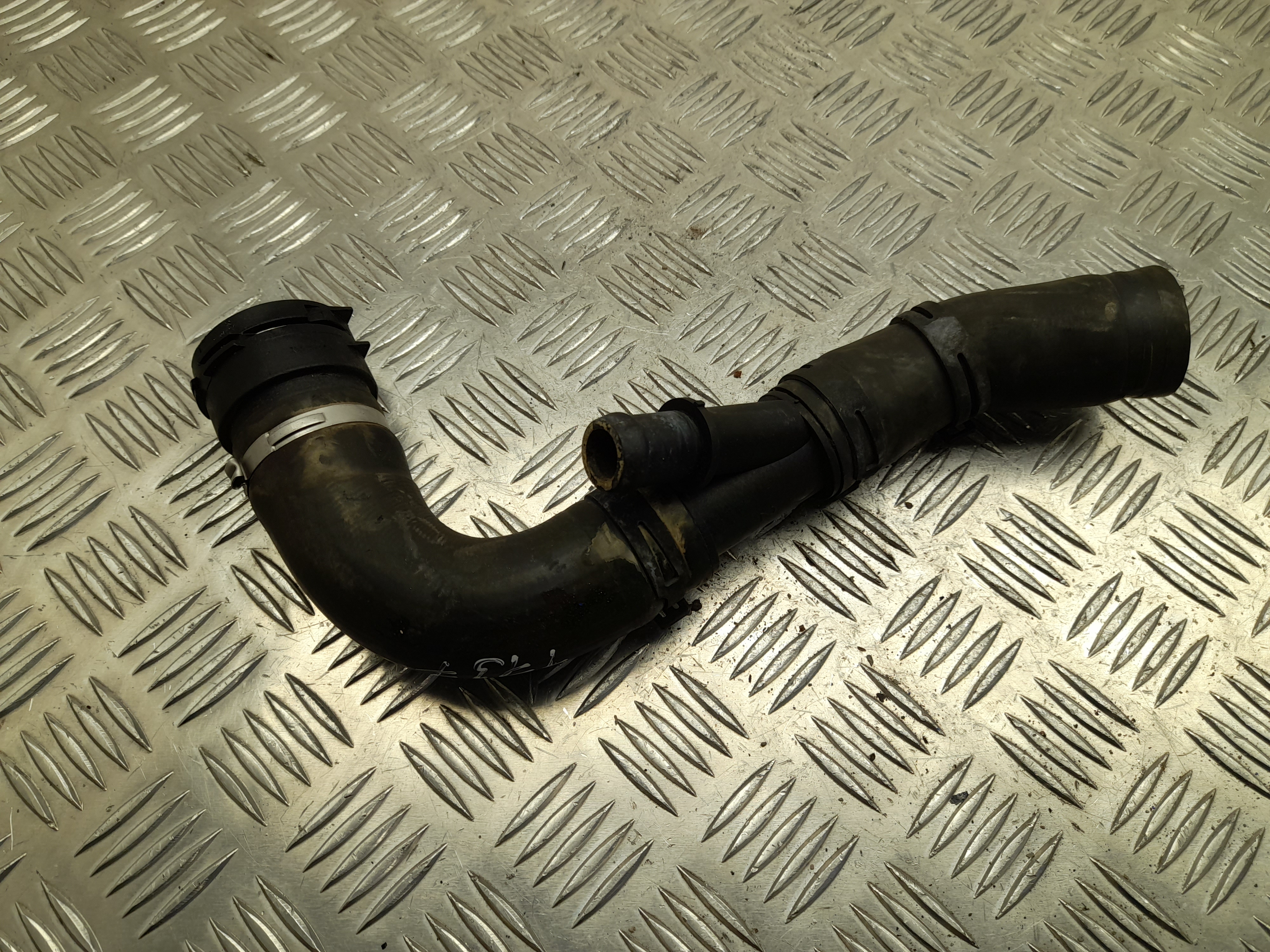 LAND ROVER Range Rover Velar 1 generation (2017-2024) Coolant Hose Pipe 1321190A 24459619