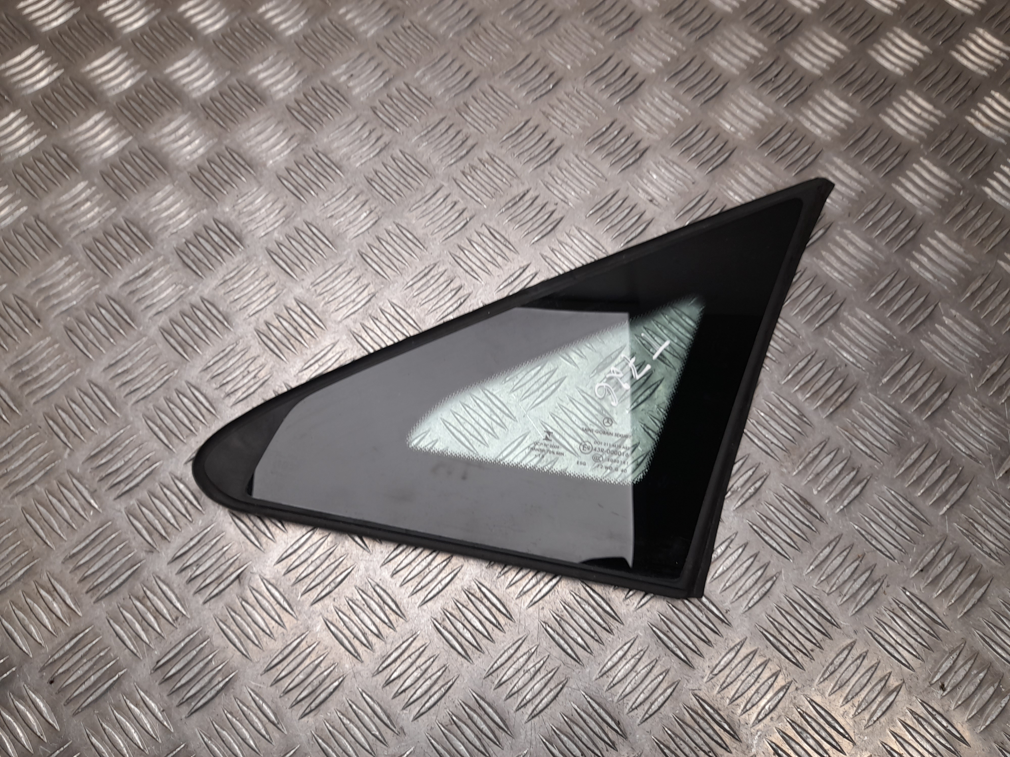 MERCEDES-BENZ Vito W447 (2014-2023) Kairės pusės vidurinis šoninis kėbulo stiklas A4476730105, 43R000016 23983327