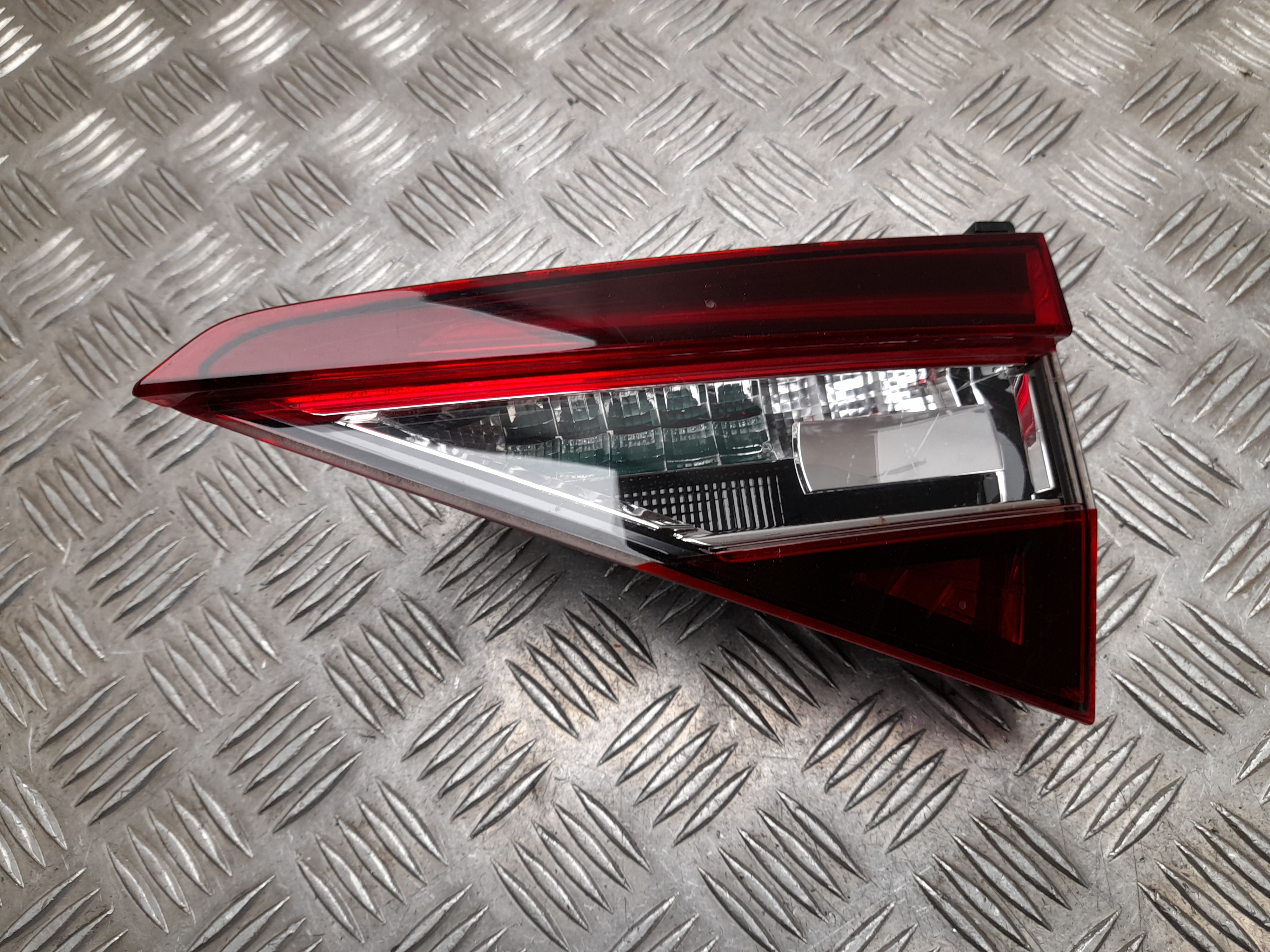 SKODA Superb 3 generation (2015-2023) Rear Right Taillight Lamp 3V9945308F 24510463