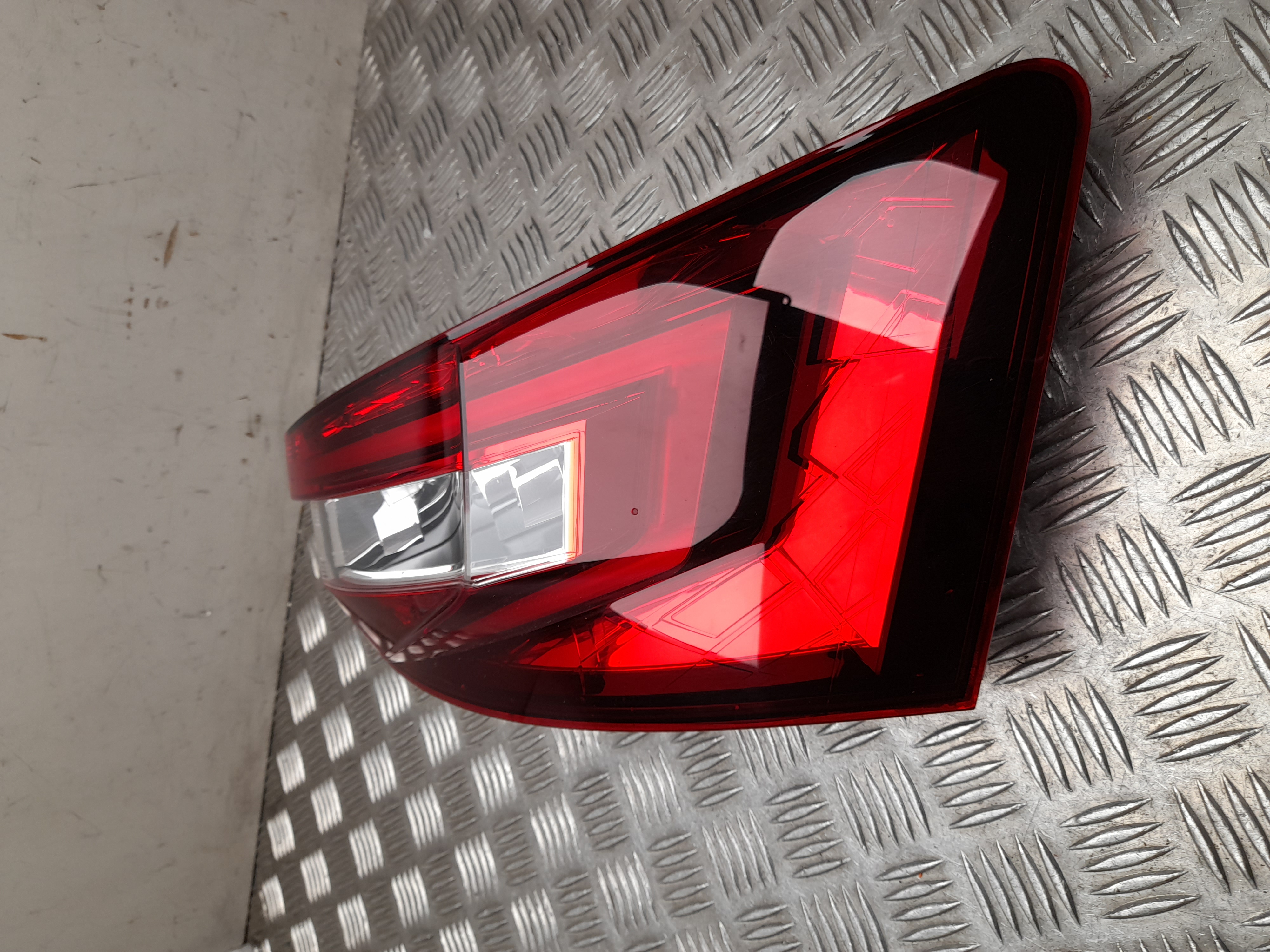 SKODA Superb 3 generation (2015-2023) Rear Right Taillight Lamp 3V9945208 24510418