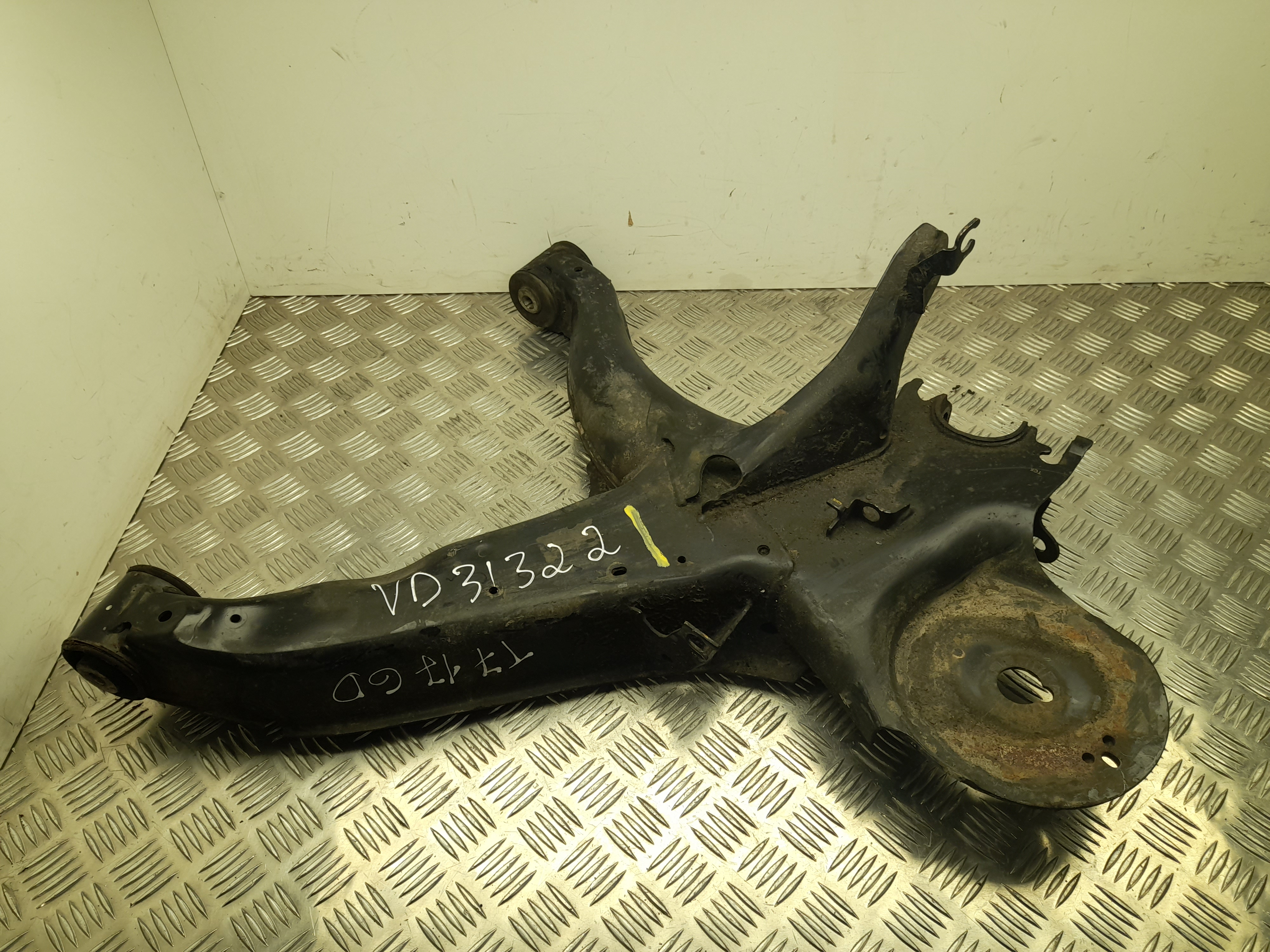 MERCEDES-BENZ Vito W447 (2014-2023) Front Left Arm TCK 24674550