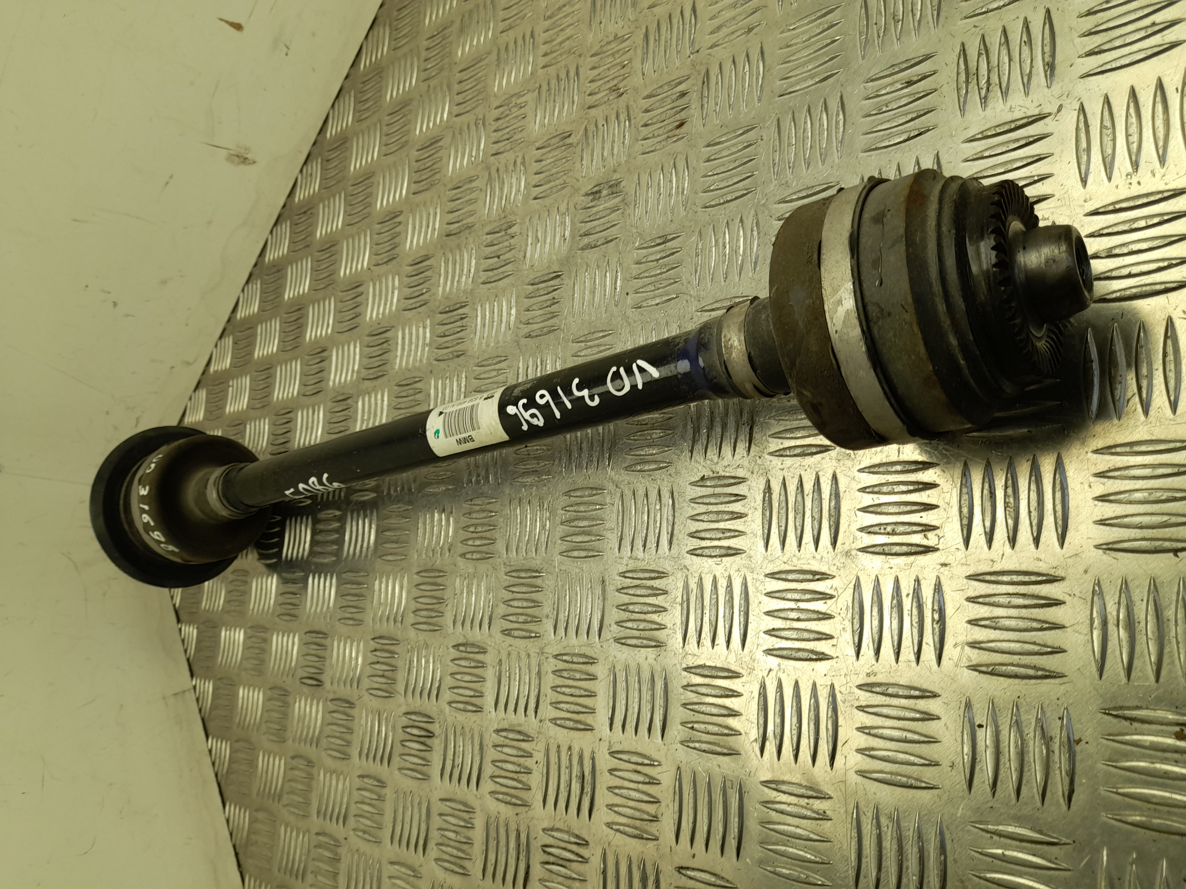 BMW 7 Series G11/G12 (2015-2023) Rear Left Driveshaft 8639469 24903400